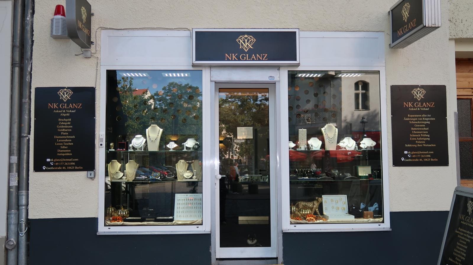 Das Ladengeschäft von NK Glanz in der Goethestraße 46 in Berlin-Charlottenburg